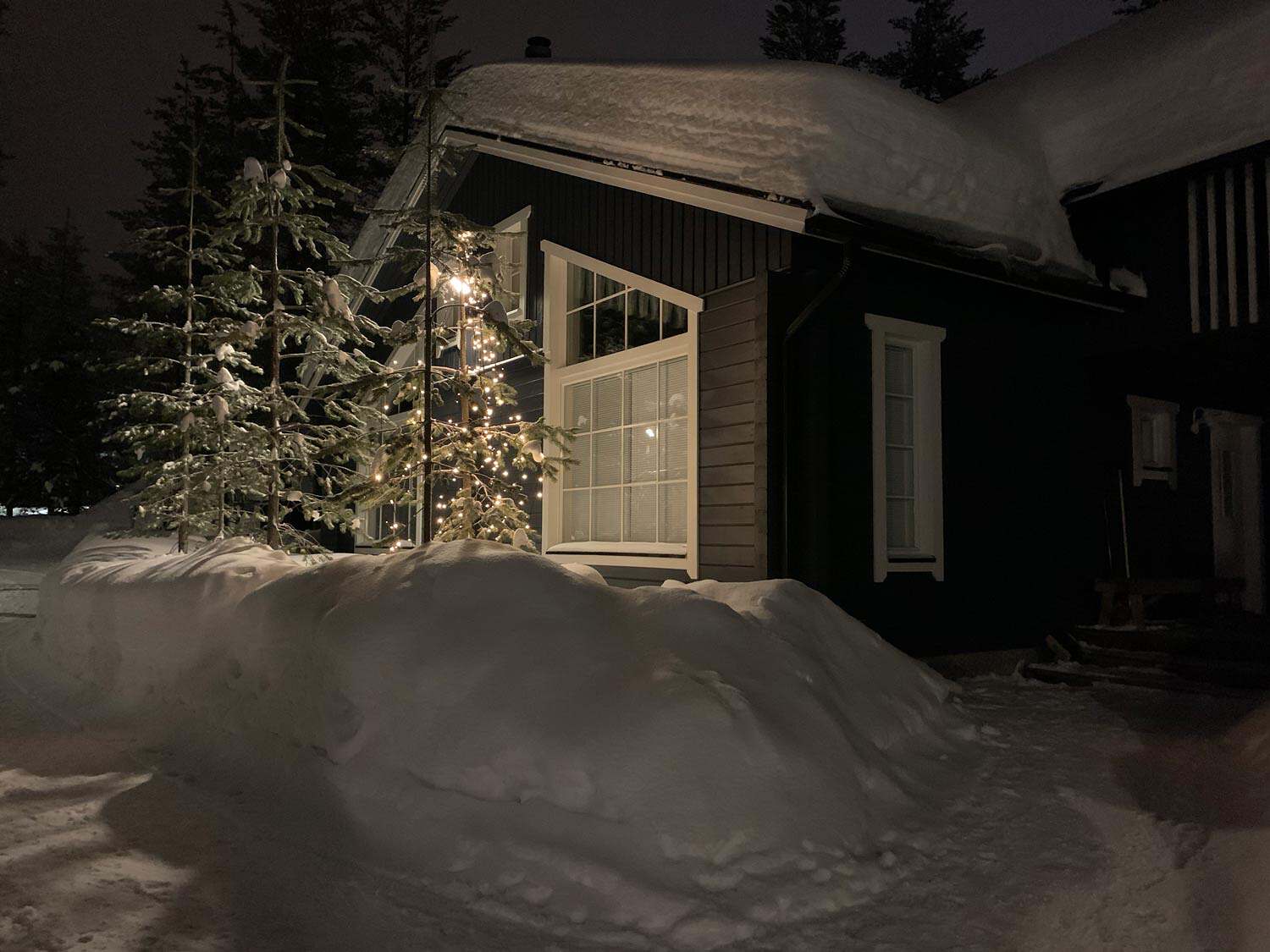 Vuokramökki Levi Koutamaa 3D kuvattu ulkoa talvella