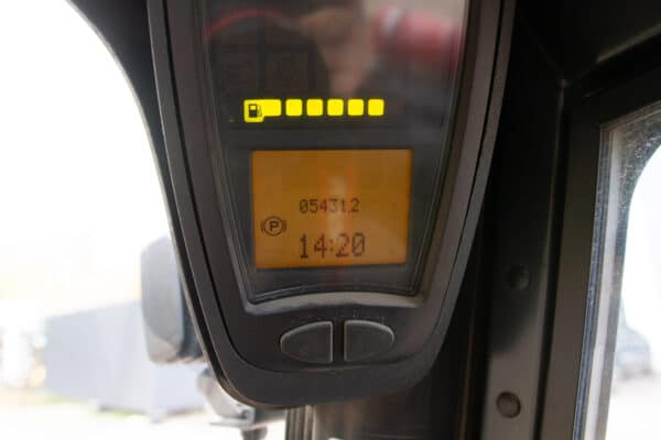Dieselkäyttöinen vastapainotrukki Linde H30D tuntinäytön kuva