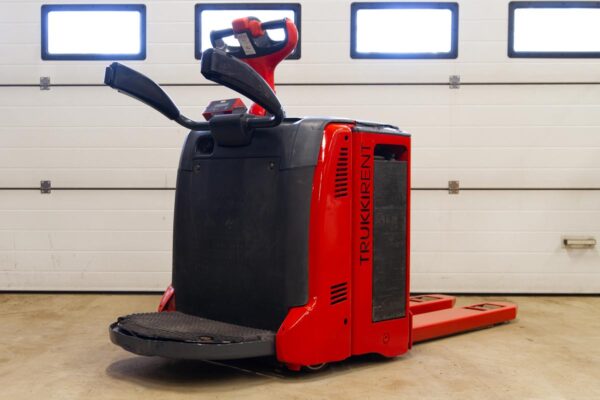 Pallet truck Linde T20AP 2013 from the rear right