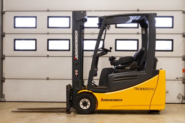 Electric counterbalance forklift Jungheinrich EFG216 from left