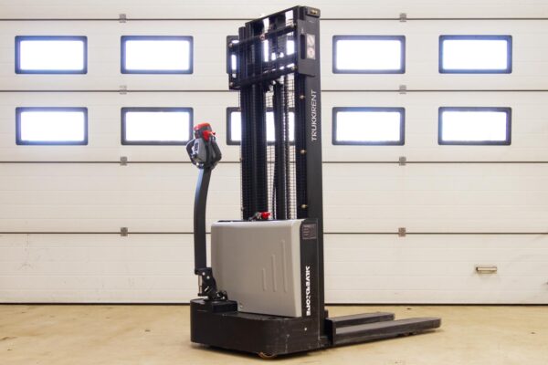 pallet stacker Silverstone EST 122 from the right rear