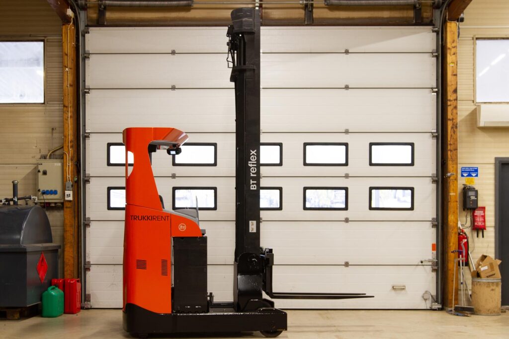 Reach truck BT RRE 160 from right