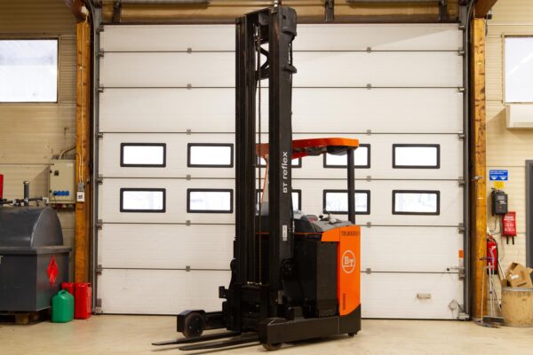 Reach truck BT RRE 160 from front left