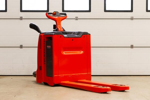 Pallet truck Linde T20 AP from front right