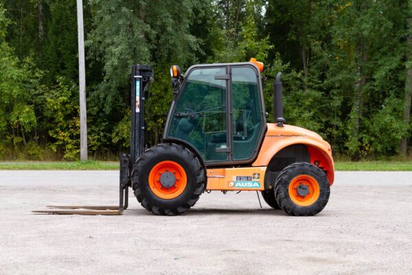 Off-road forklift Ausa C250H from left
