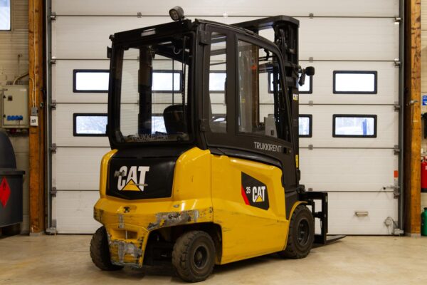 Caterpillar EP35N electric counterbalanced forklift from the rear right