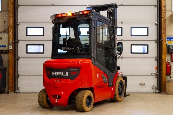 Electric forklift Heli CPD35 from the right rear