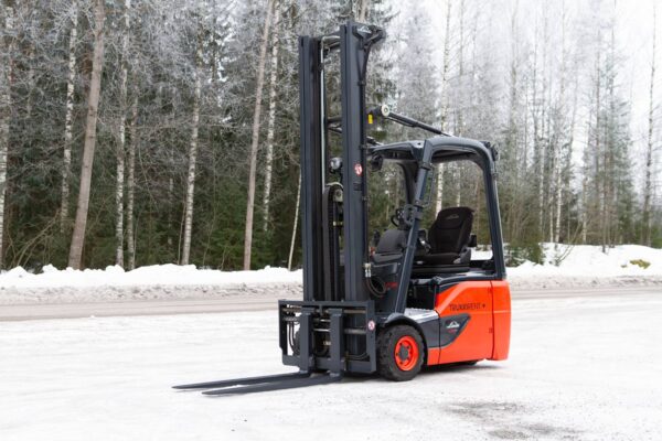 Electric forklift Linde E16C-02 from front left